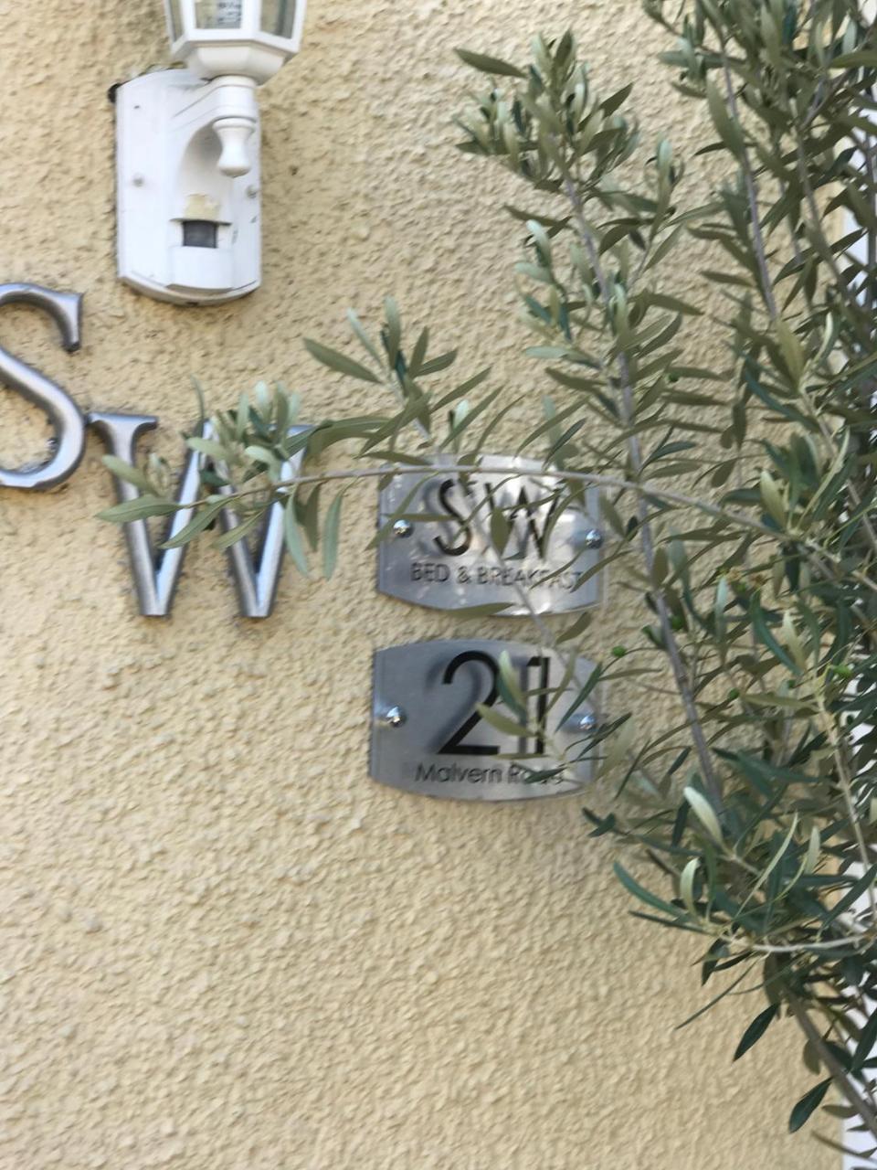 SW Bed&Breakfast Swindon Exterior foto